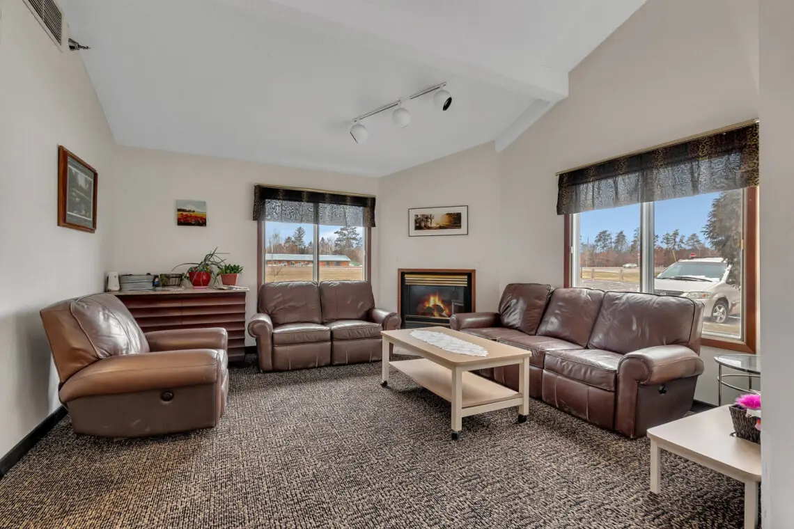 53003 435790 umA 7BLqY ChuhmfXYLU45snTE7N1yf6VTtDiPwZIzg 68d2fd078e40f.jpg