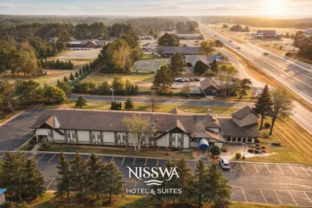 Nisswa Hotel & Suites exterior in Nisswa MN near Brainerd Lakes